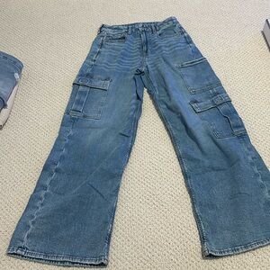 American eagle cargo jeans wide legged